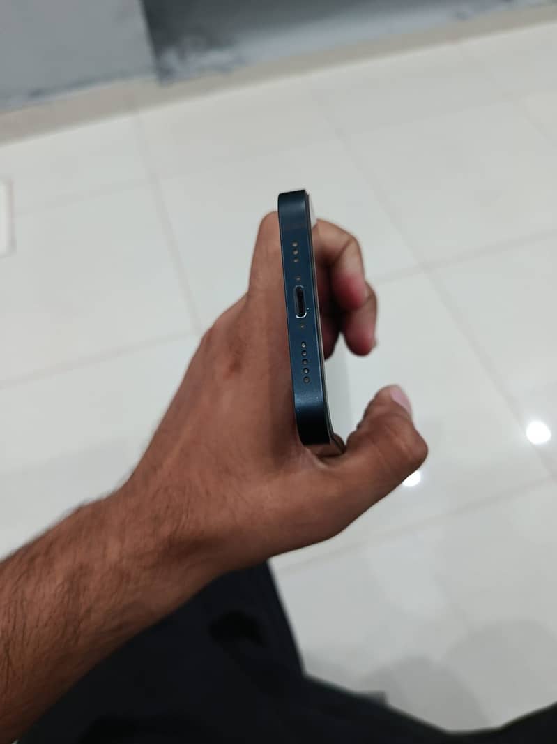 Apple iPhone 14 3
