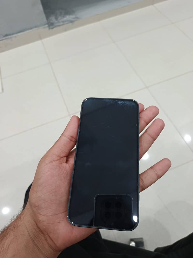 Apple iPhone 14 4
