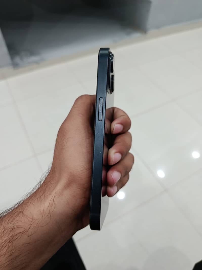 Apple iPhone 14 5