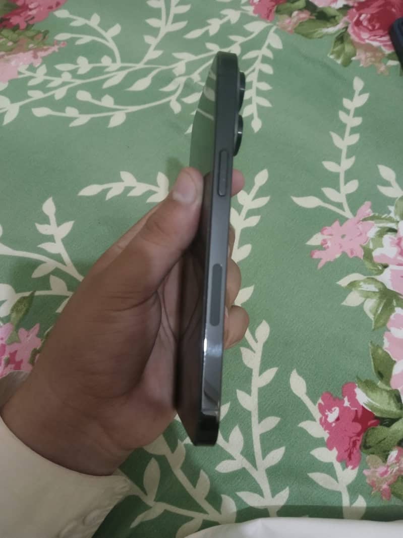 iPhone 14 Pro Max 5