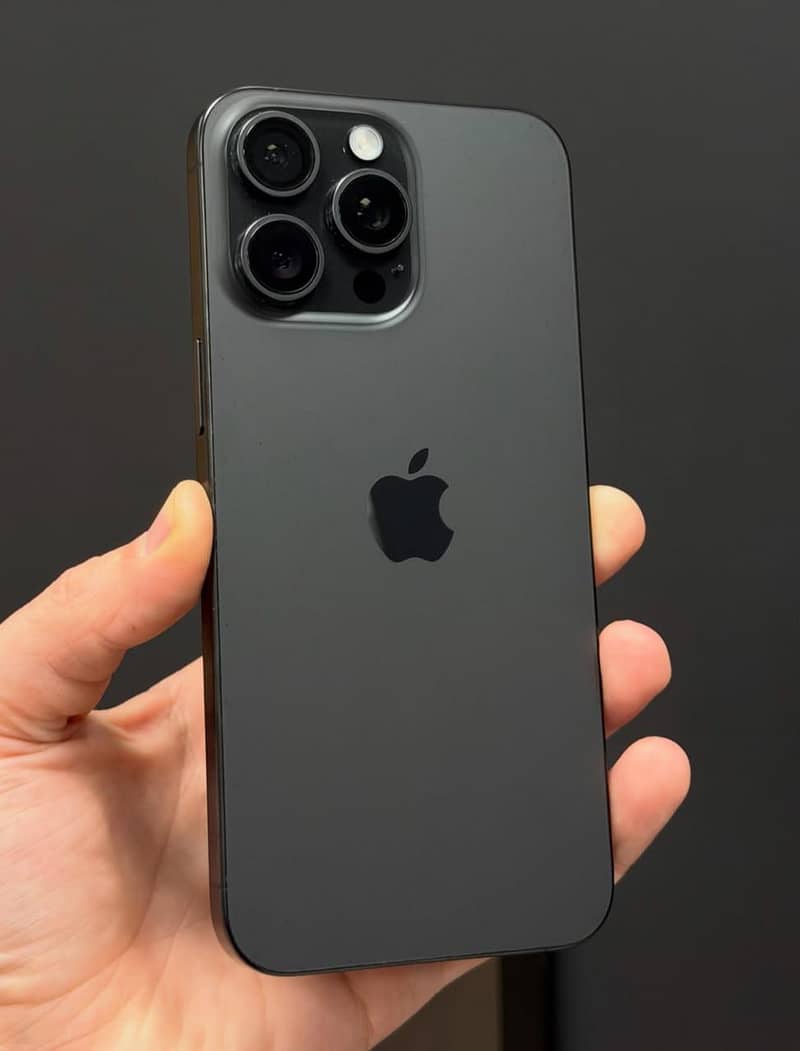 Apple iPhone 15 Pro Max 0