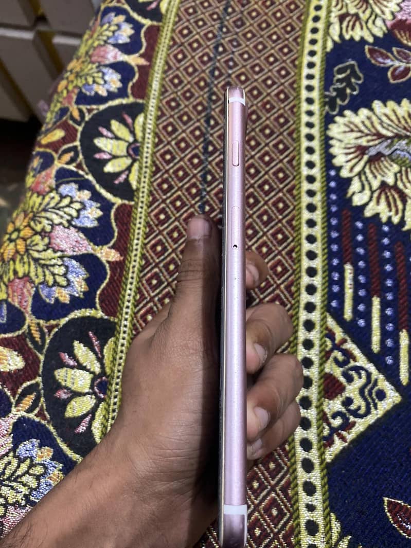 Apple iPhone 7 Plus 2