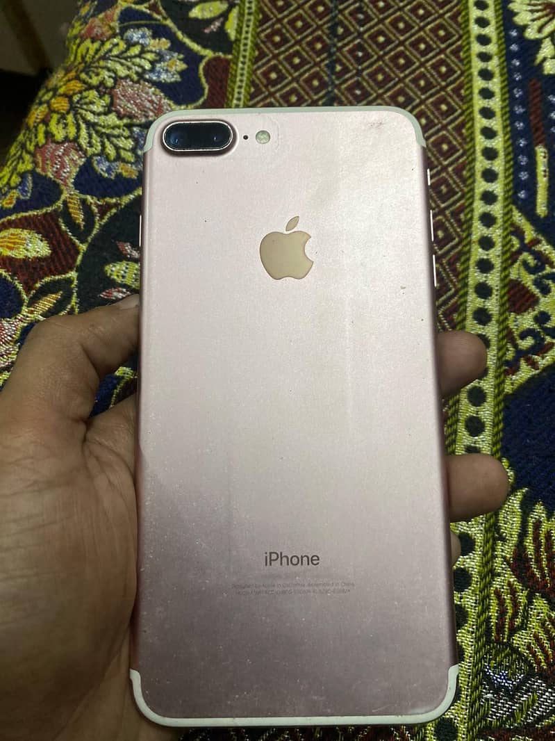 Apple iPhone 7 Plus 3