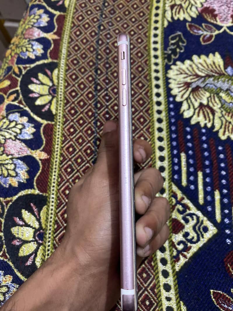 Apple iPhone 7 Plus 4