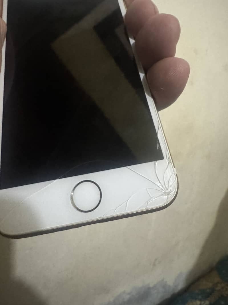 Apple iPhone 8 1