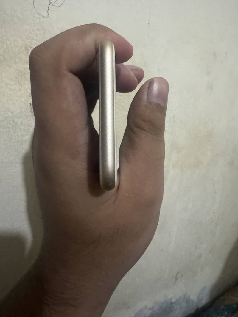 Apple iPhone 8 3