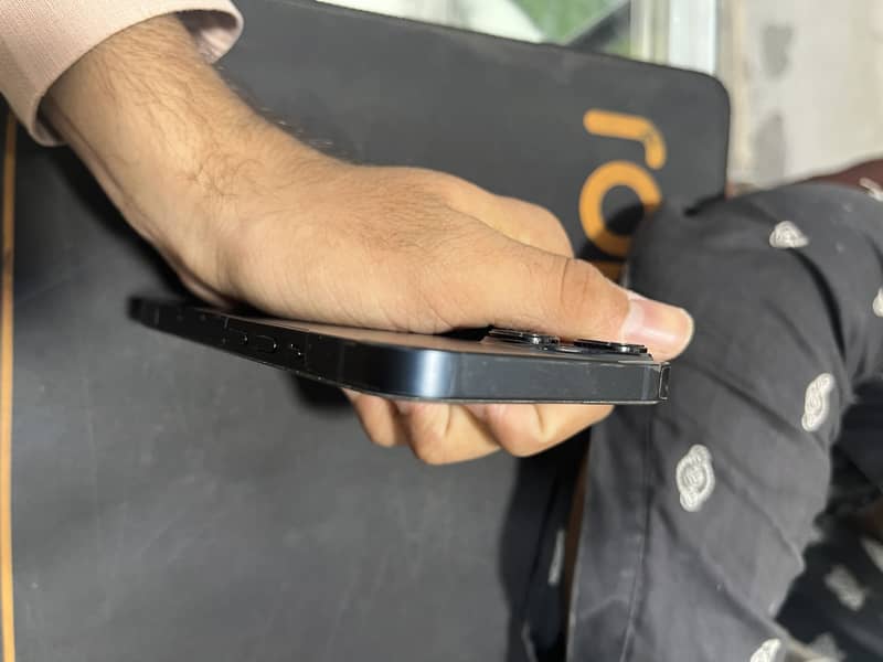 Apple iPhone 13 4