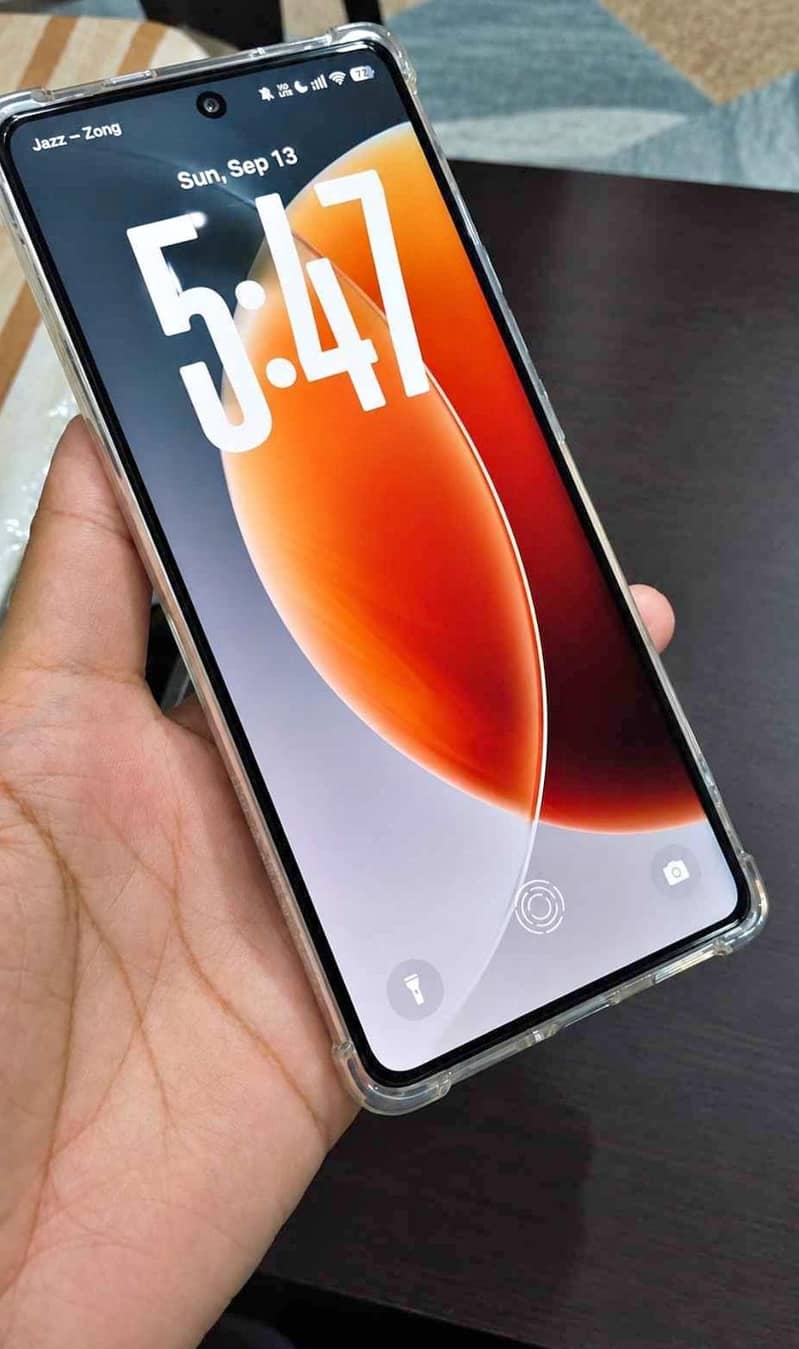 Tecno CAMON 40 Pro 1