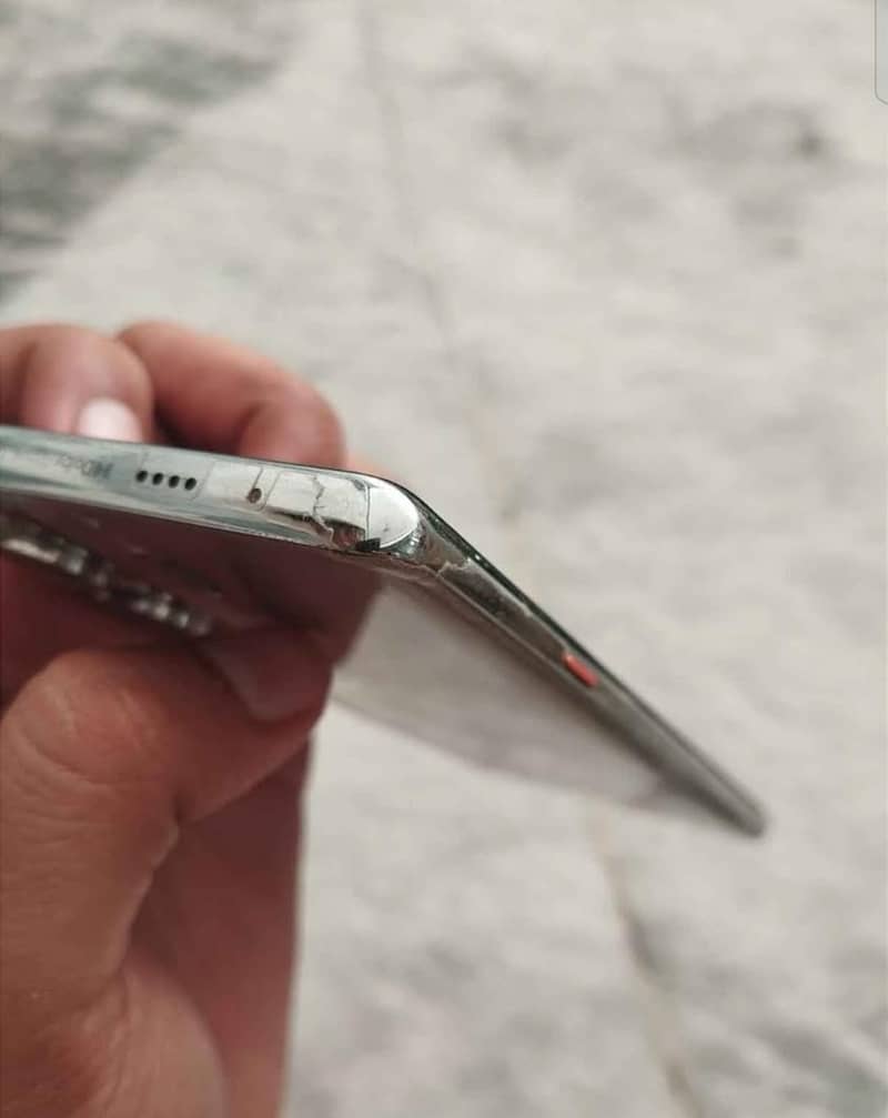 Tecno CAMON 40 Pro 6
