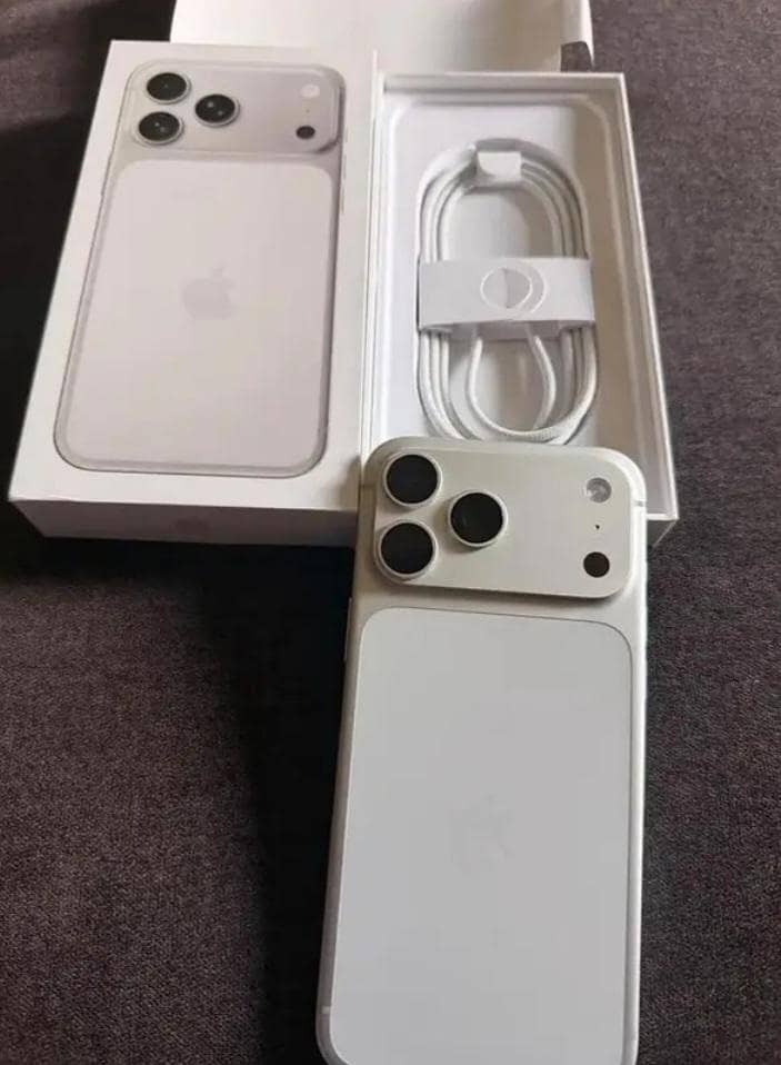 Apple iPhone 17 Pro Max 1