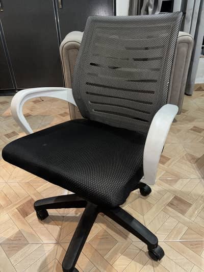 Office chair for sale no bargain