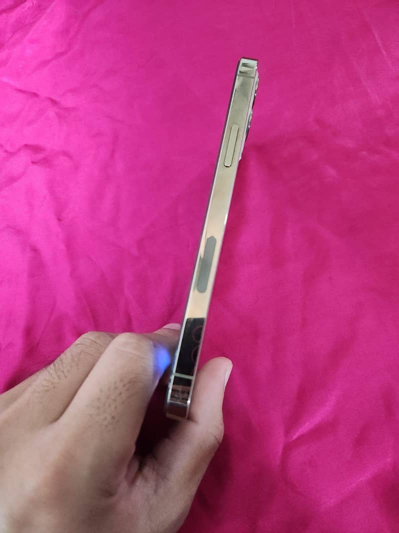 Apple iPhone 12 Pro 7