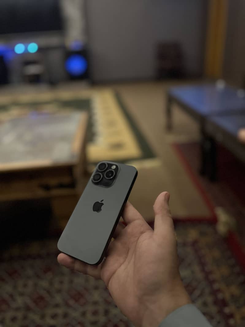 Apple iPhone 15 Pro 0