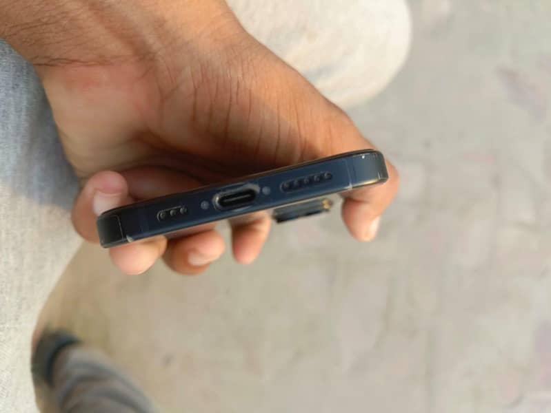 iPhone 15 waterpack 1