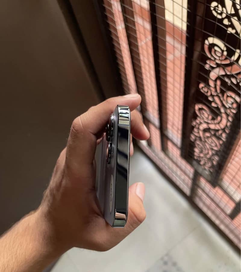 Apple iPhone 13 Pro Max 4