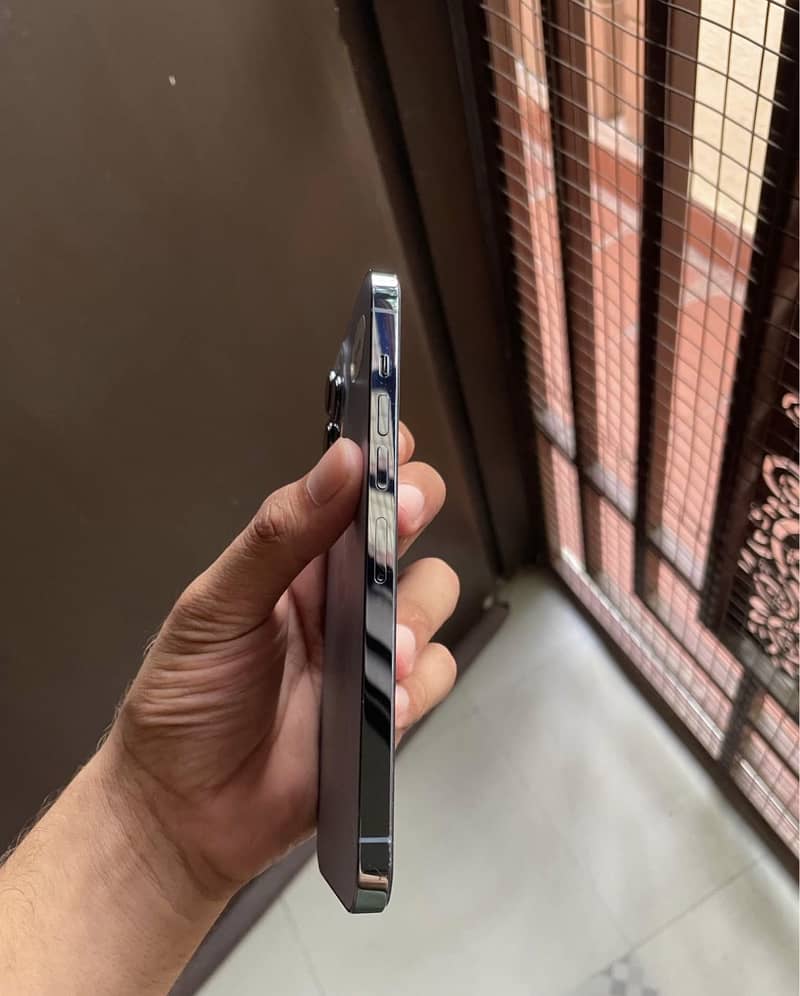Apple iPhone 13 Pro Max 5