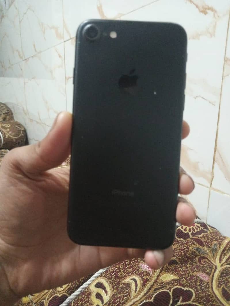 Apple iPhone 7 1