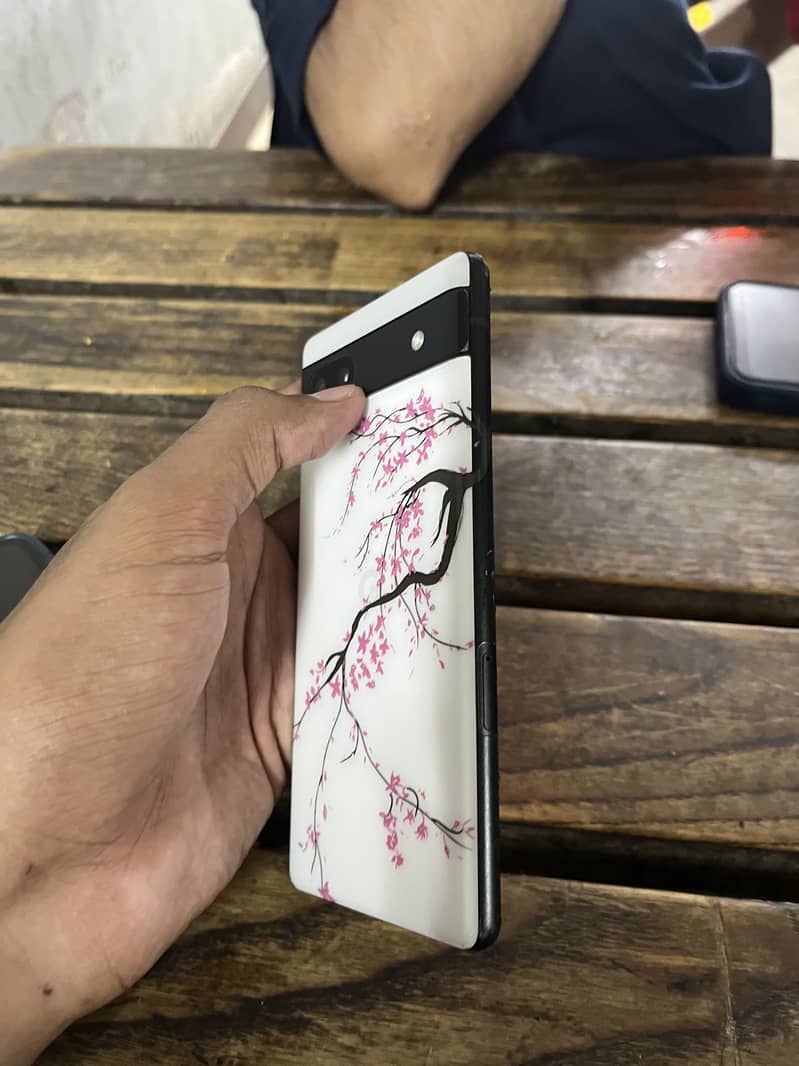 Google Pixel 6a 1