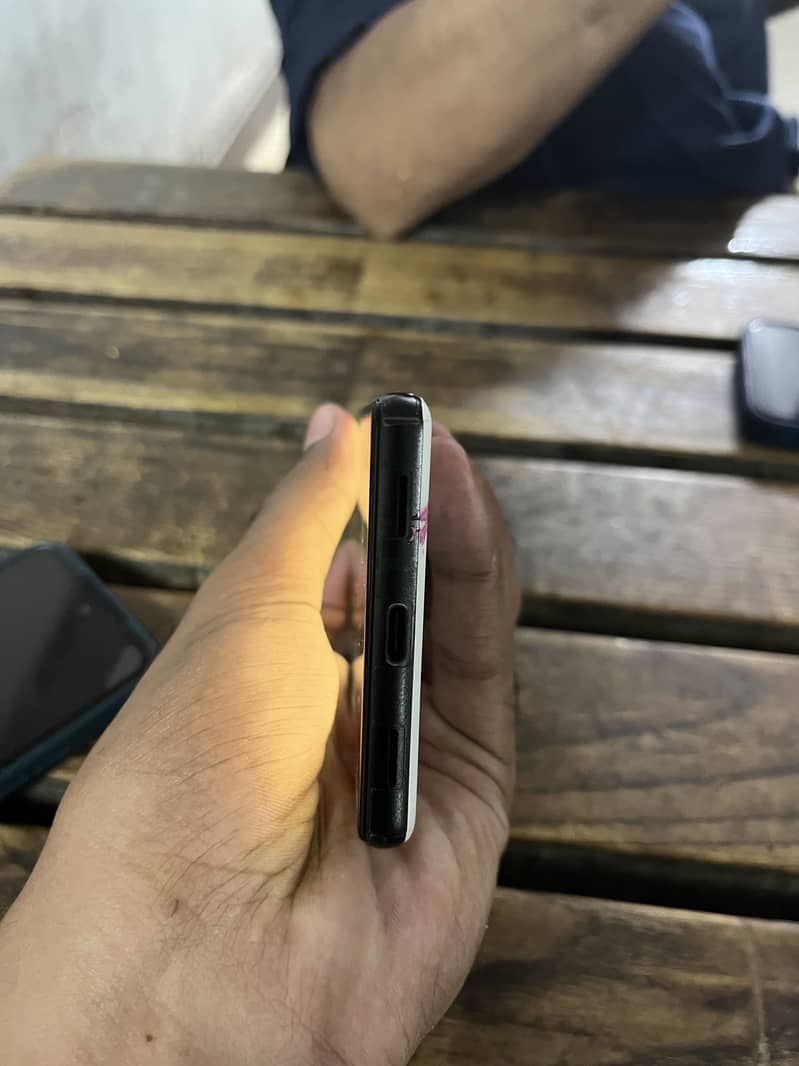 Google Pixel 6a 4