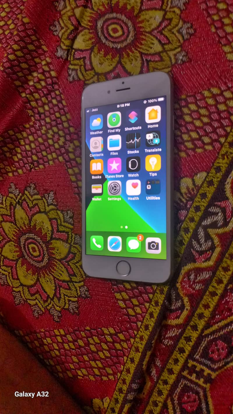 Apple iPhone 6S 4
