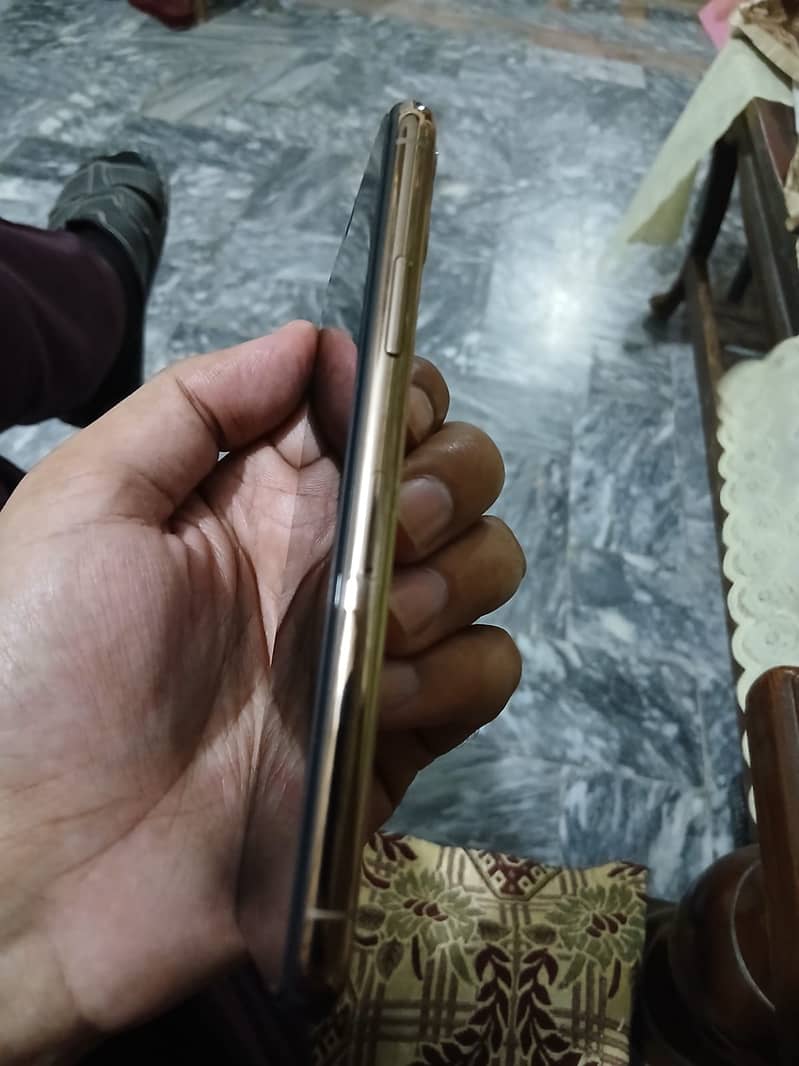 Apple iPhone 11 pro 1