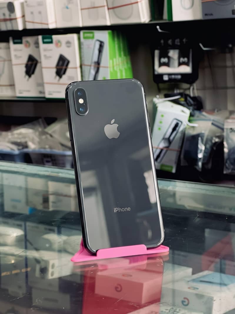 Apple iPhone XS 1