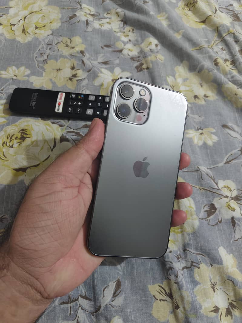 Apple iPhone 12 Pro Max 4