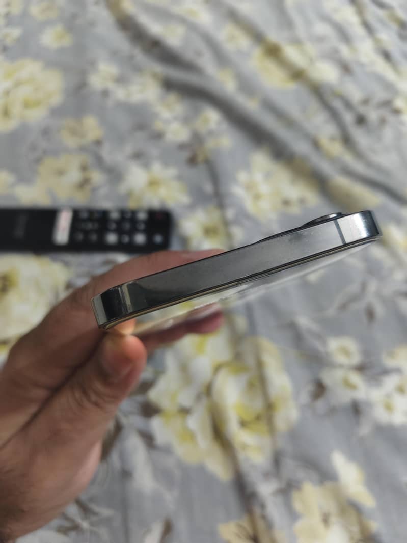 Apple iPhone 12 Pro Max 5