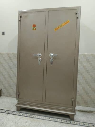 Steel Almaari