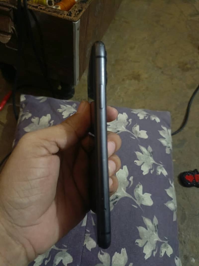 Apple iPhone 11 5