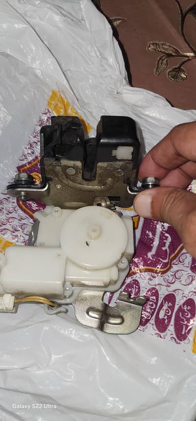 honda vezel trunk lock