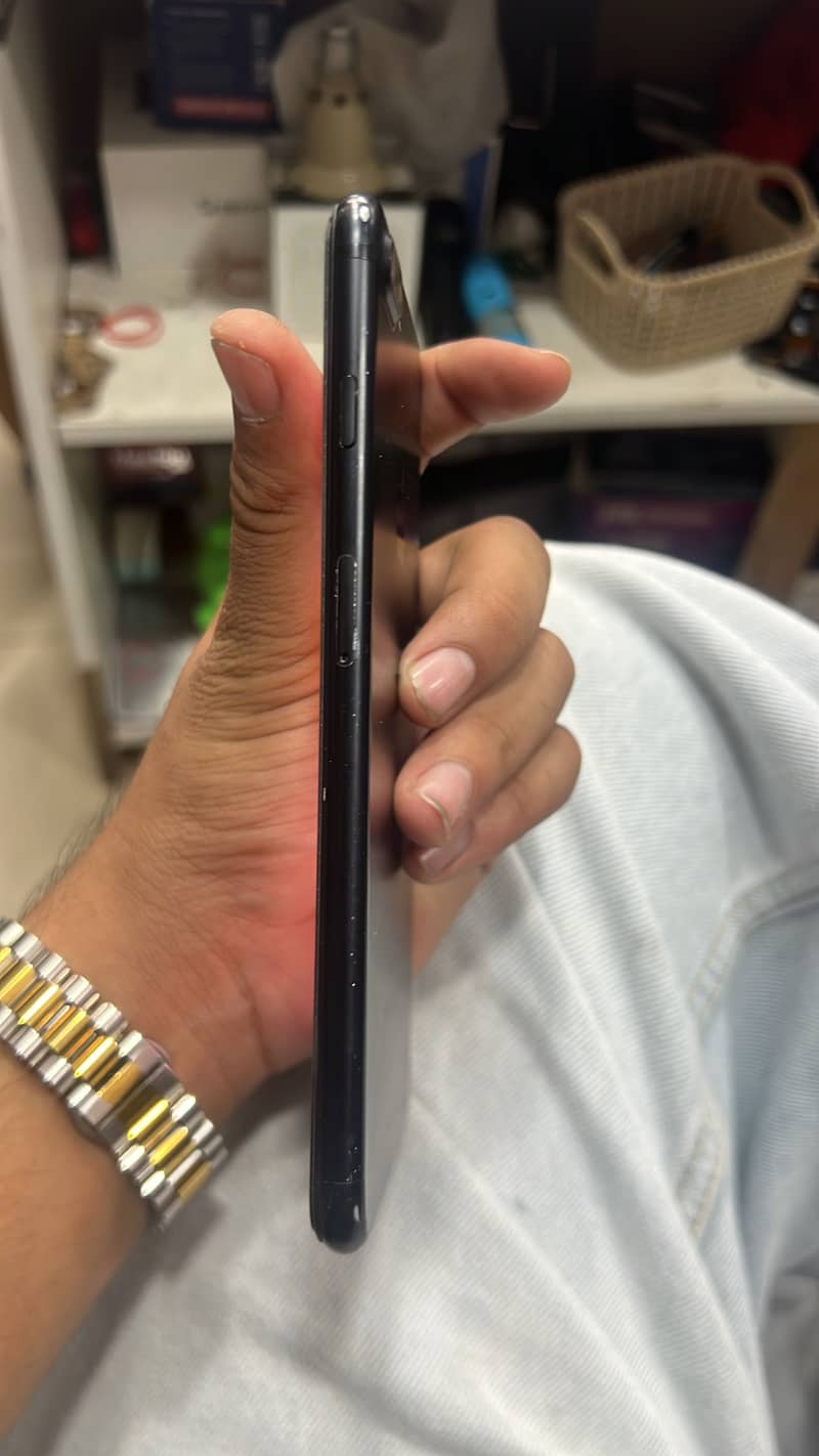 Apple iPhone 7 Plus 5