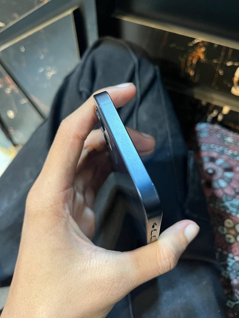 Apple iPhone 12 2
