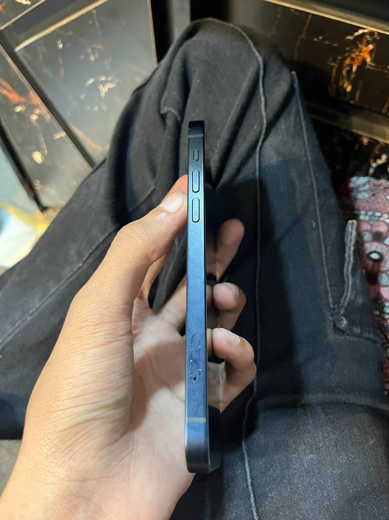 Apple iPhone 12 3