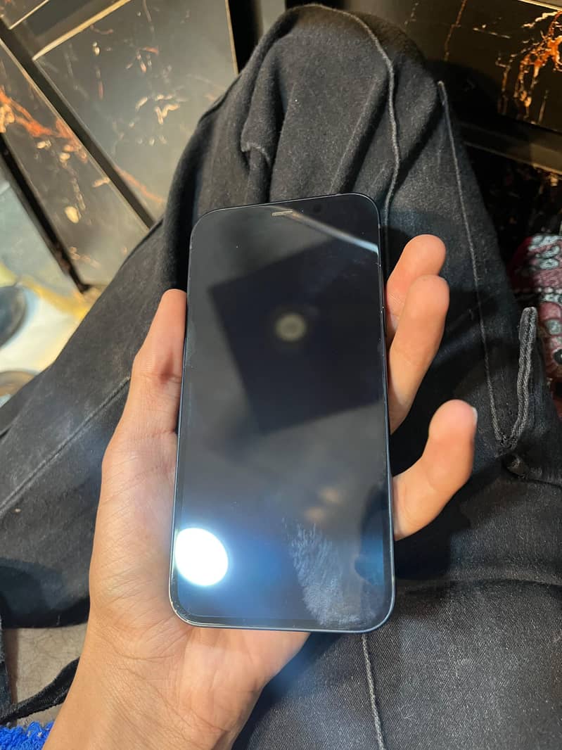 Apple iPhone 12 4