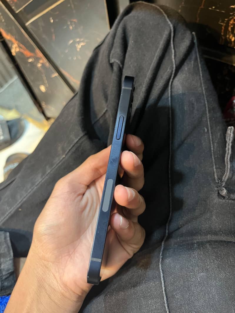 Apple iPhone 12 5