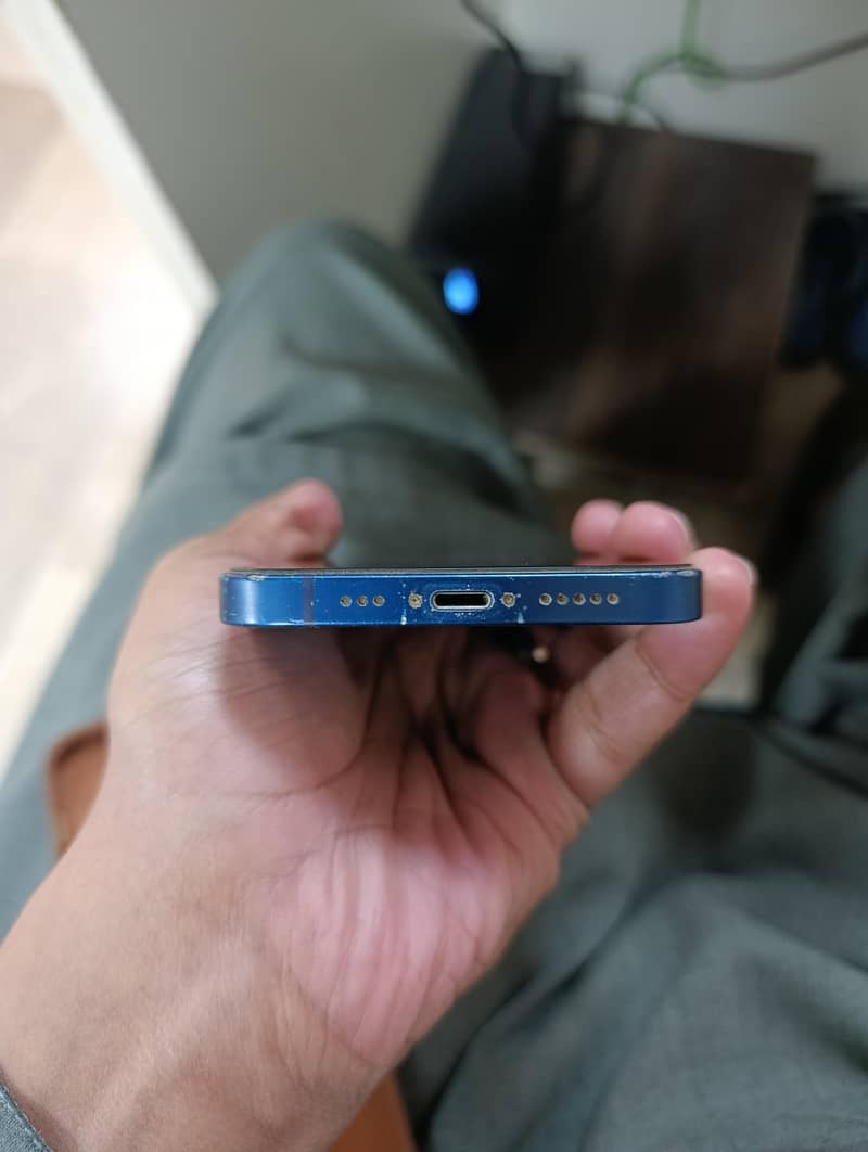 Apple iPhone 12 3