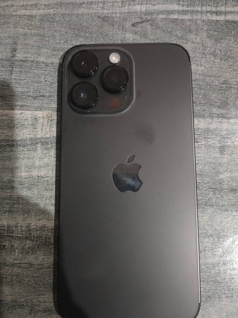 Apple iPhone 14 Pro Max 1