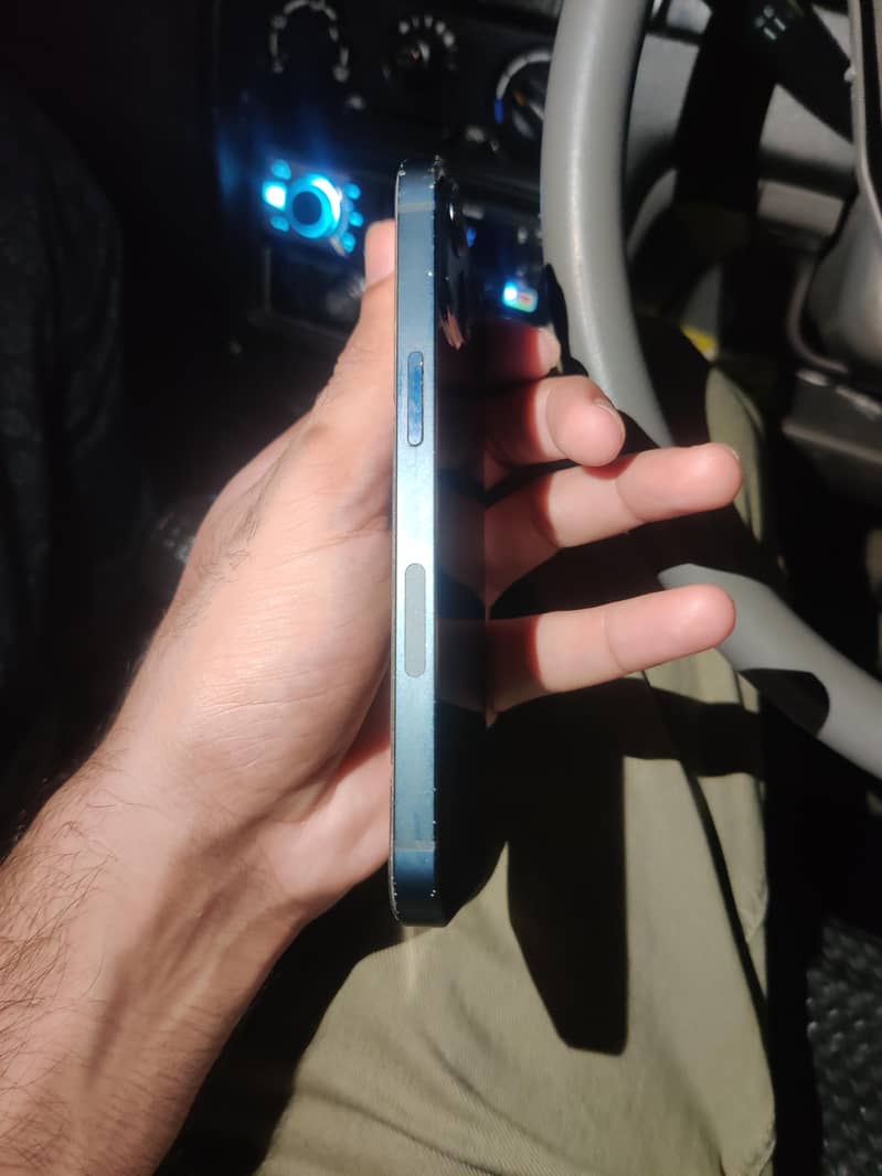Apple iPhone 13 1