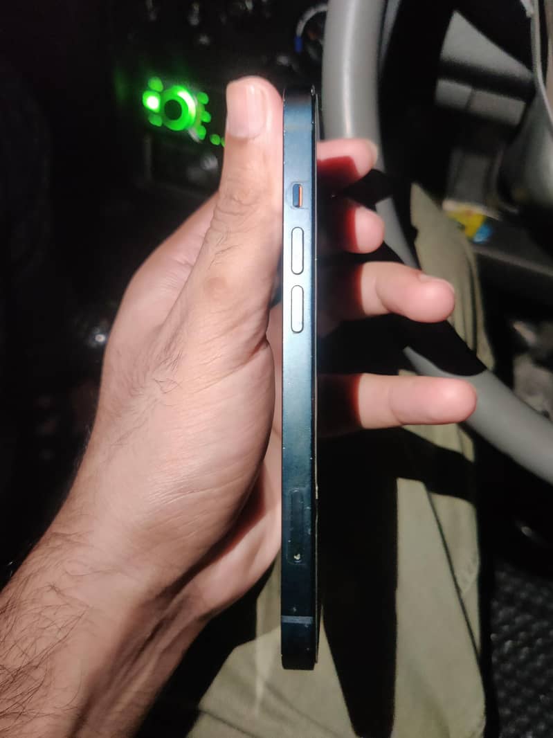 Apple iPhone 13 3