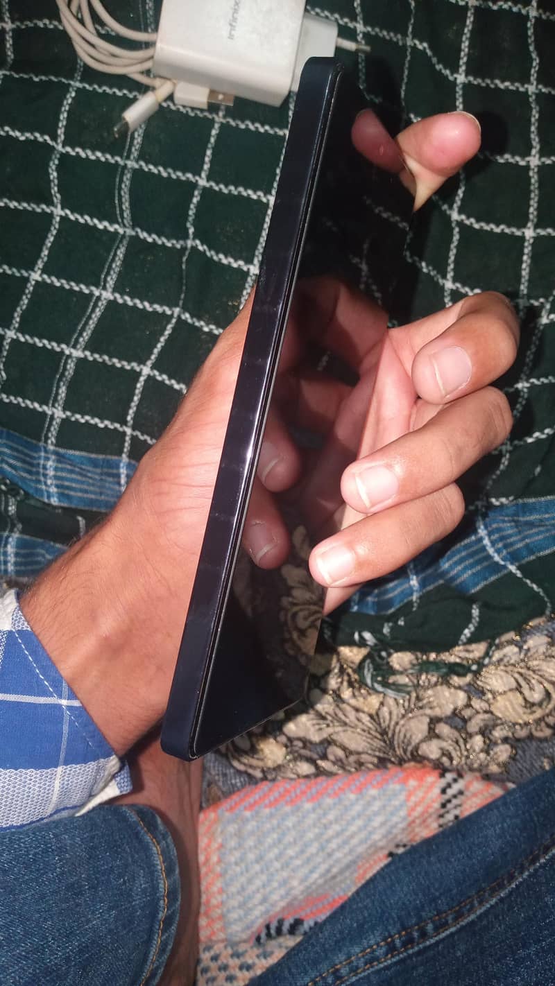 Infinix Note 40 4