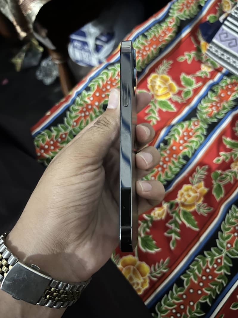 Apple iPhone 12 Pro 2