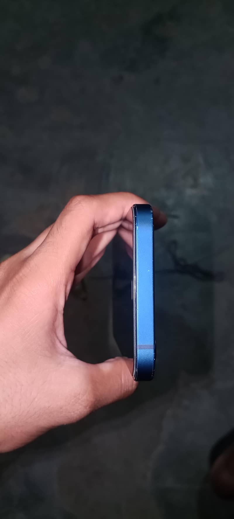 Apple iPhone 12 4