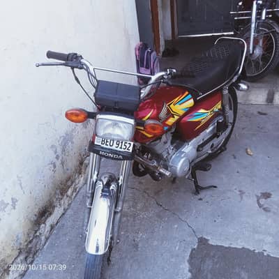 Honda 125 for sell good condition mn ha double samn ha