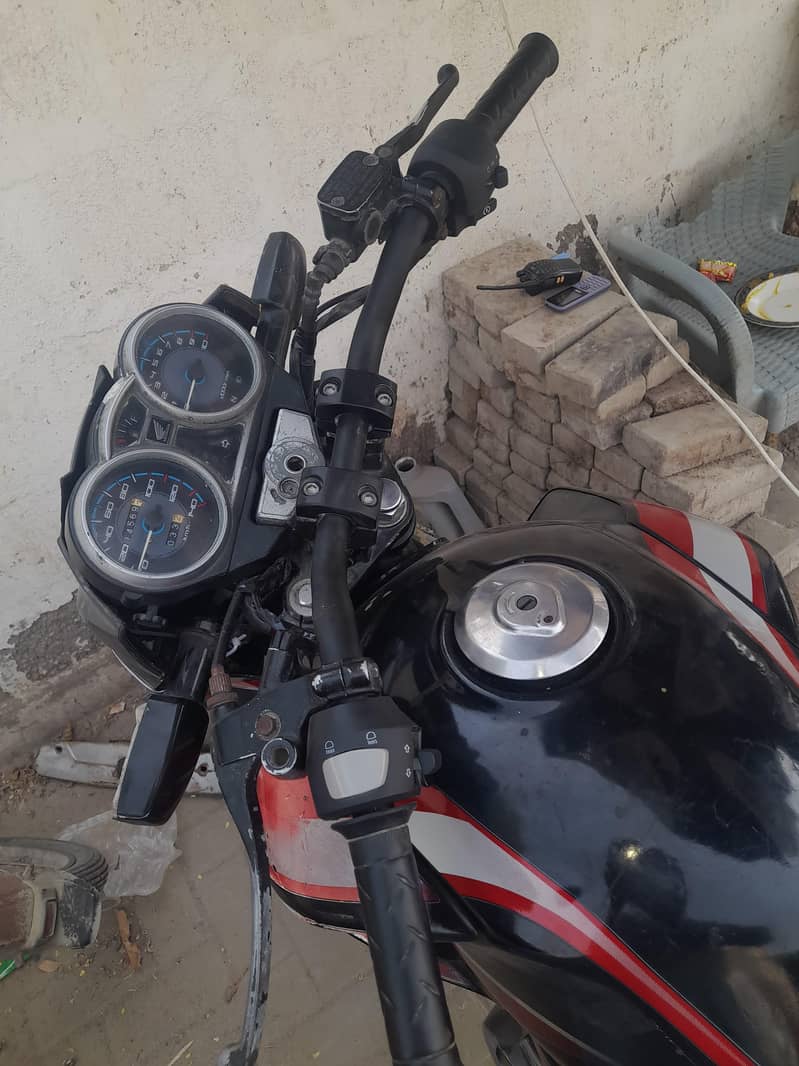 Honda CB150f 3