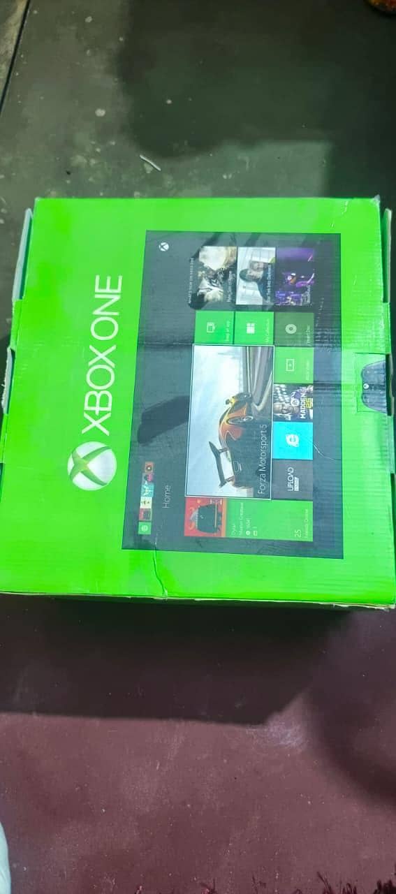 xbox one with one extra original controller 1