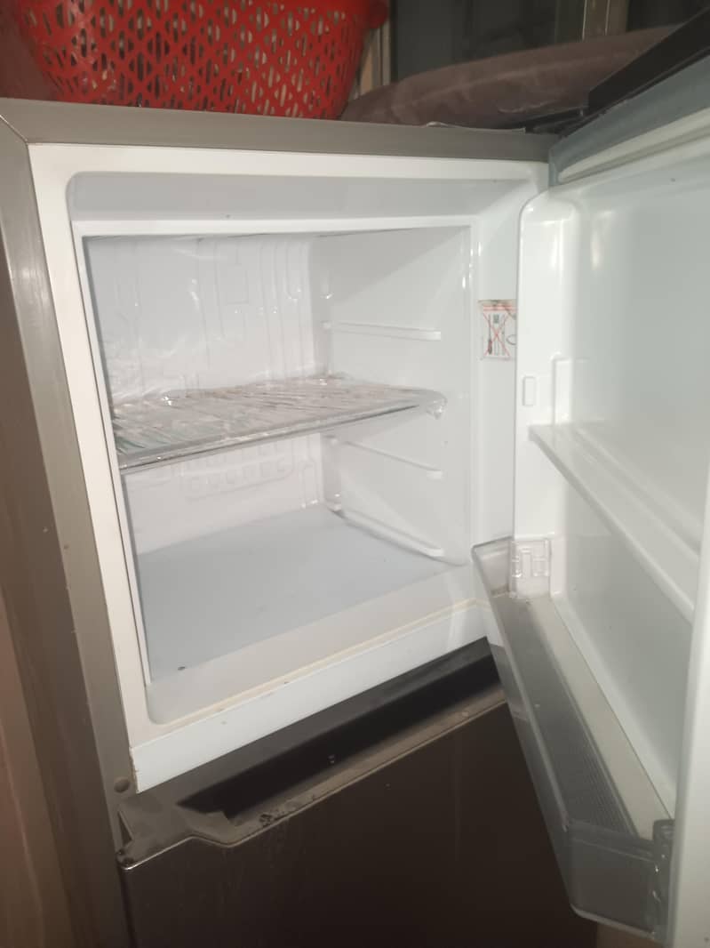 orient small frige 3