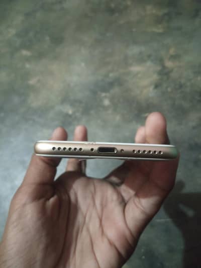 Apple iPhone 7