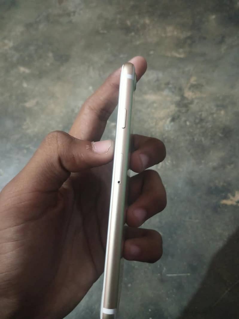 Apple iPhone 7 2
