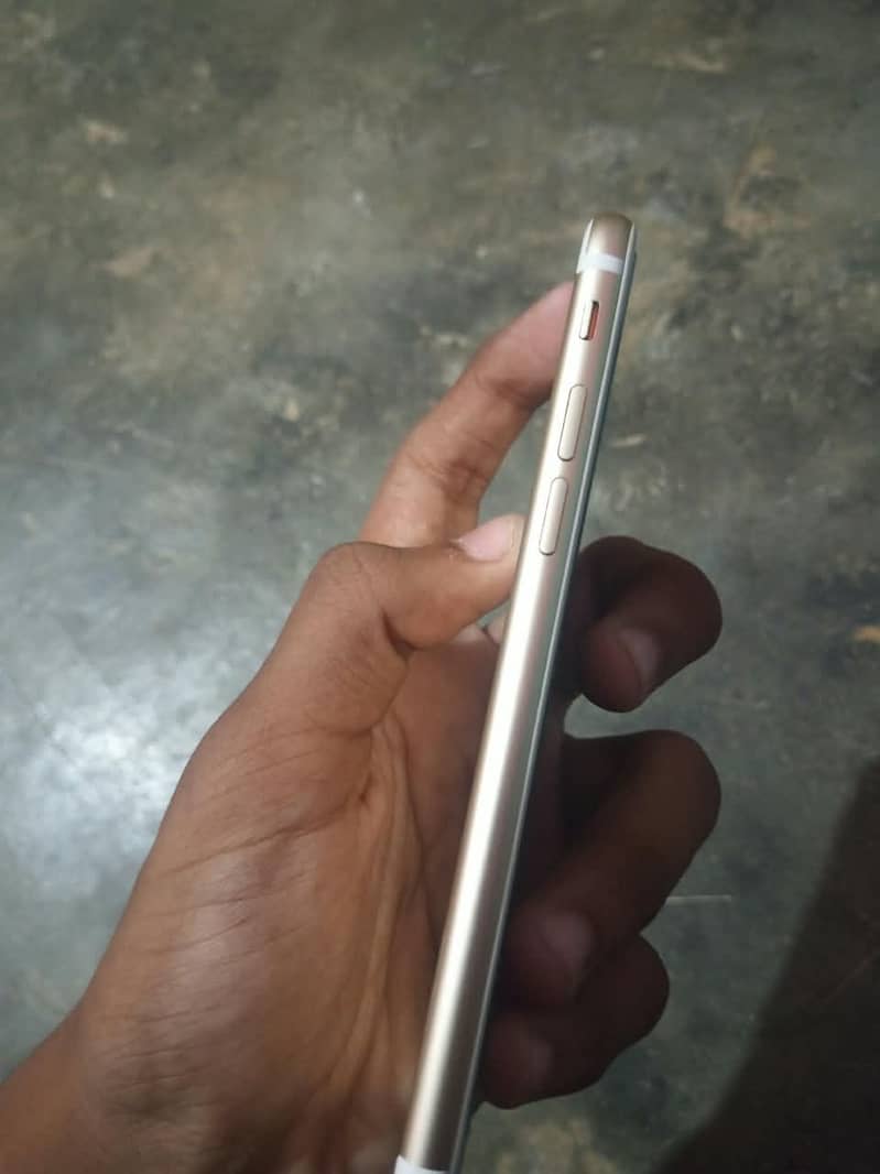 Apple iPhone 7 4